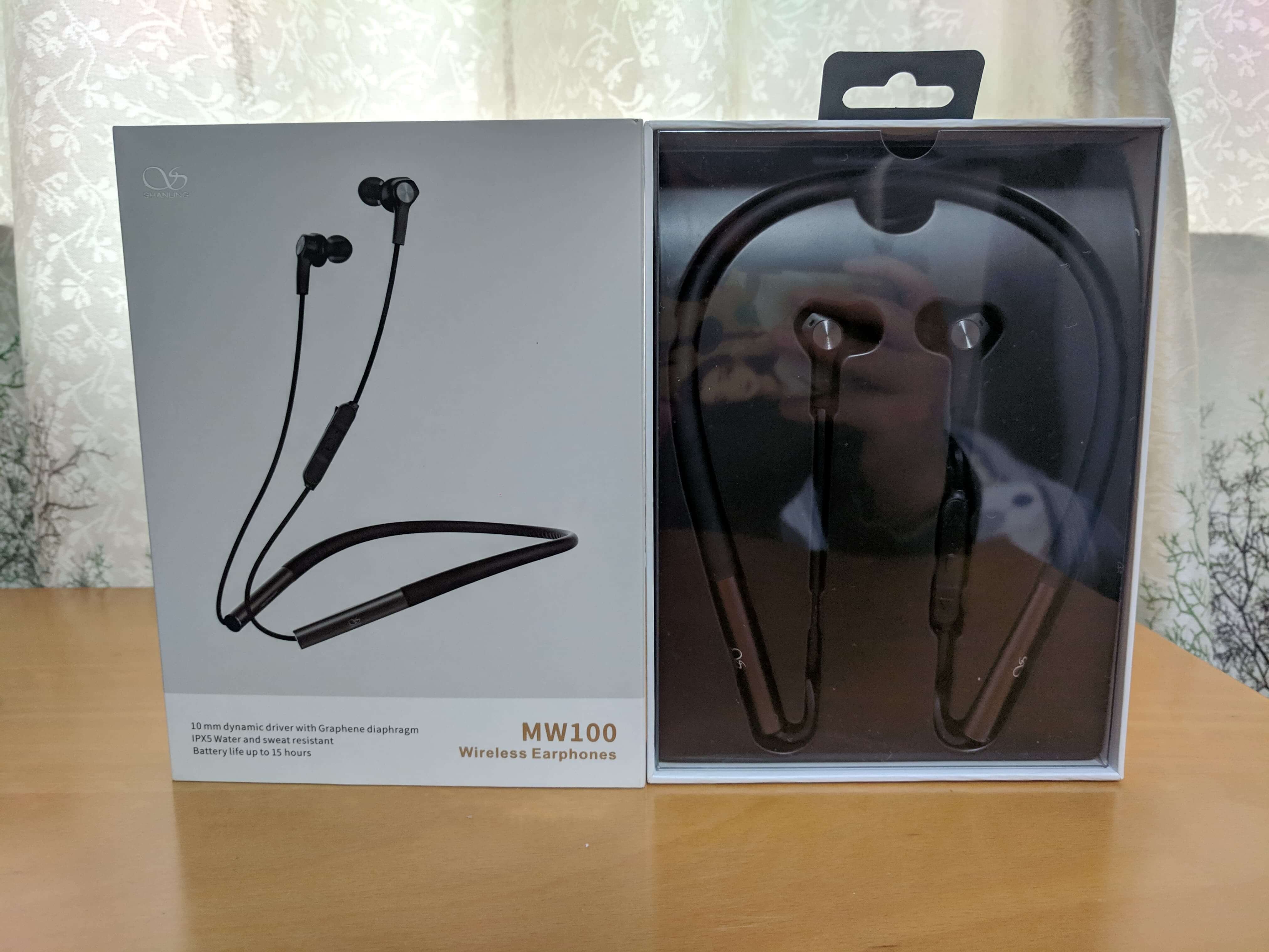 盒子正面和内部